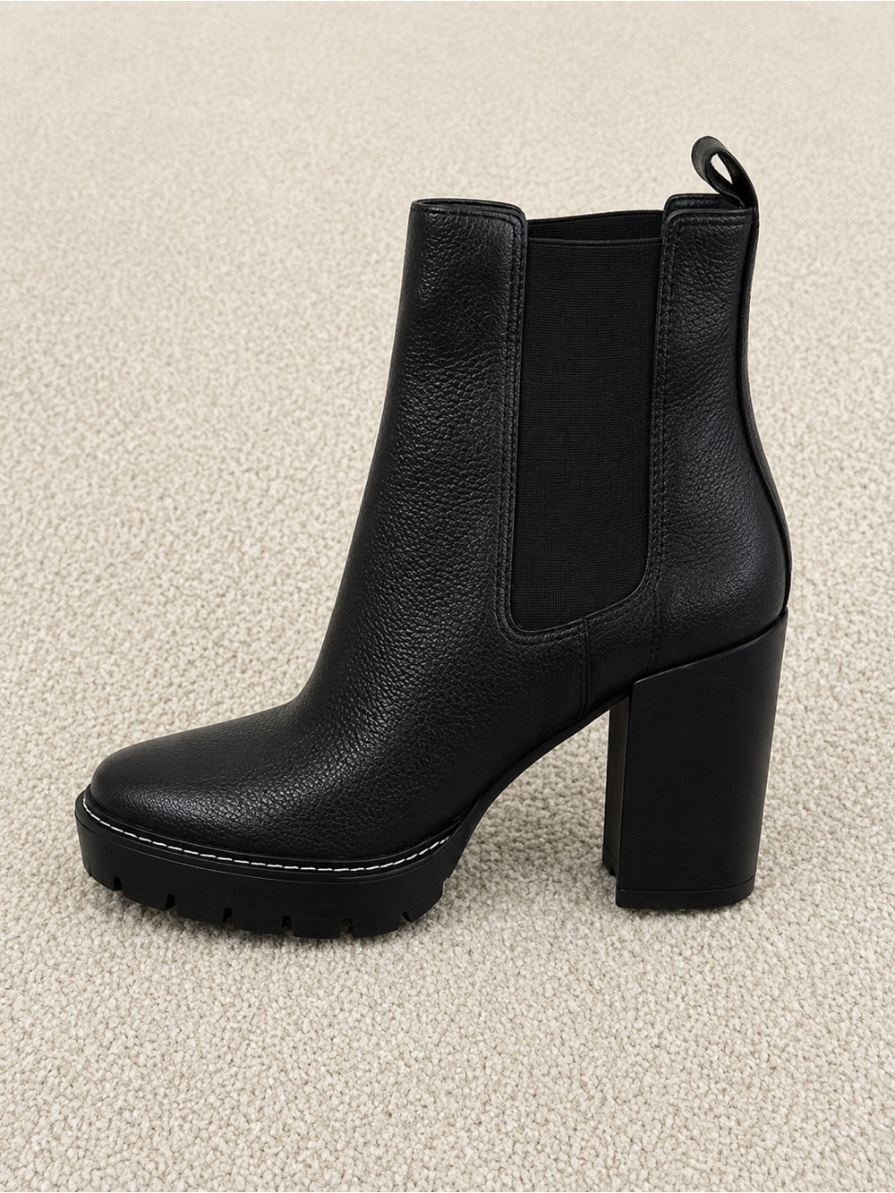 NEW Tory Burch Black Leather Lug Sole Chelsea Ankle Boots Size 8.5